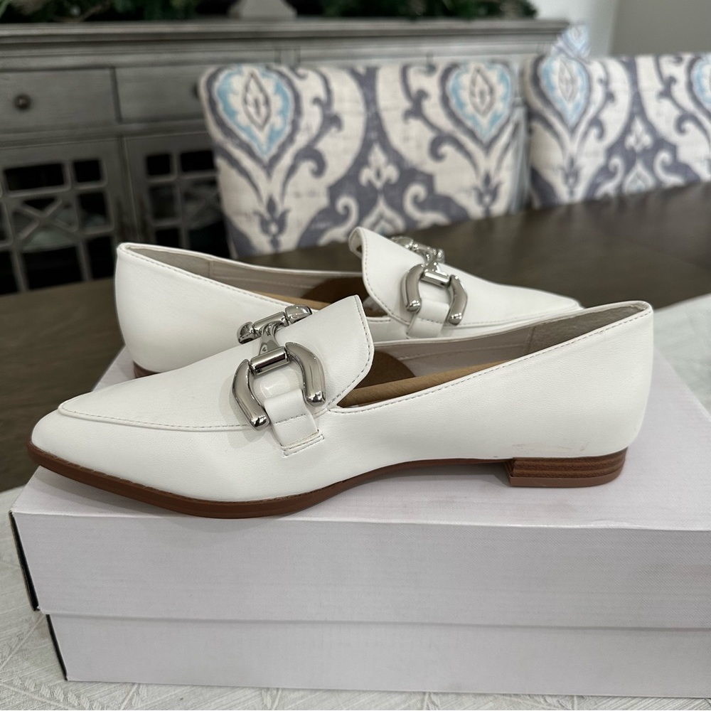 NIB Steven by Steve Madden White Vilena Bit Loafer Size 6